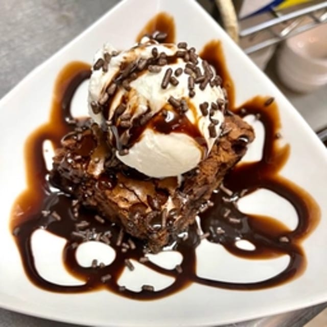 Hot Brownie Fudge with Ice Cream Santiago.